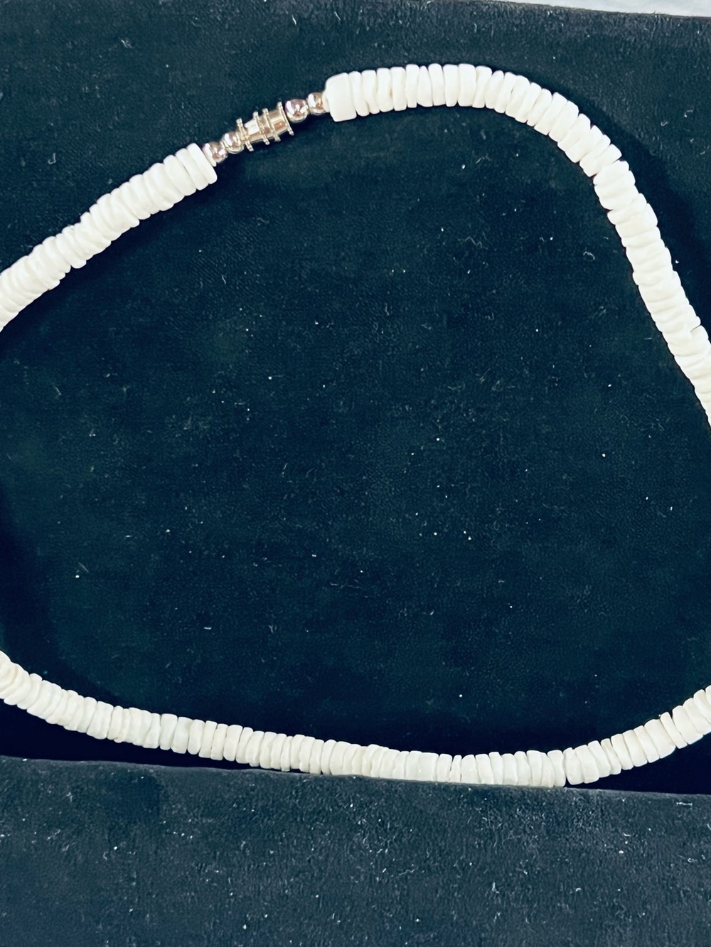 Puka shell White Beaded Choker Necklace - Picture 2 of 4